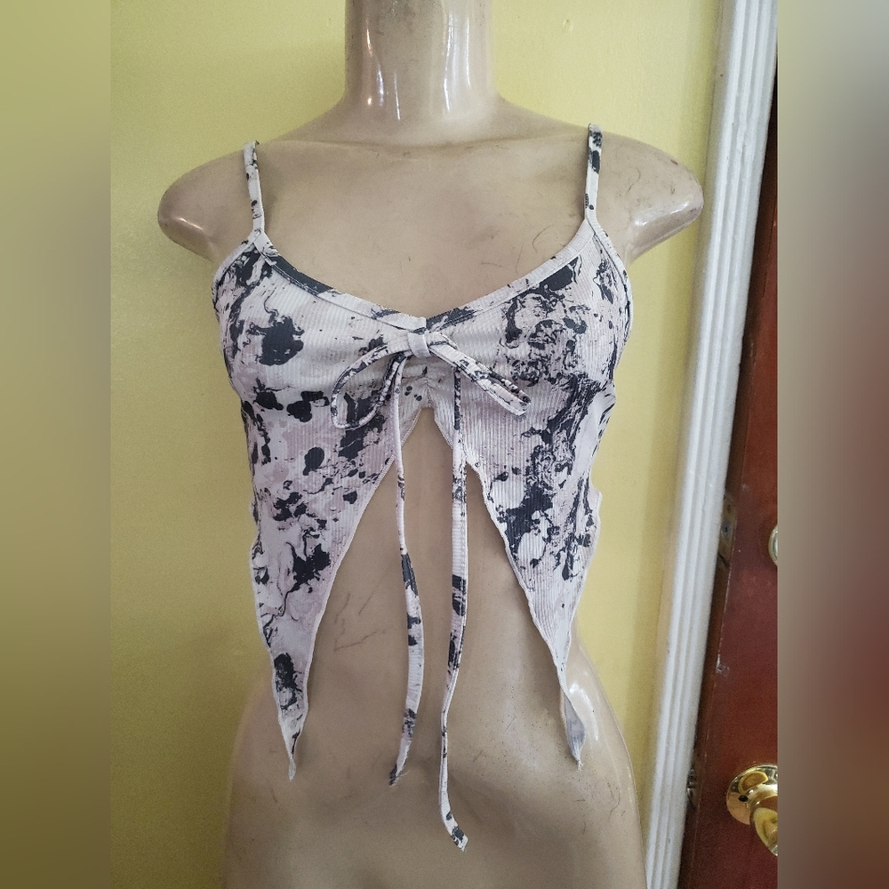 Elegant Black and White Women's Crop Top
